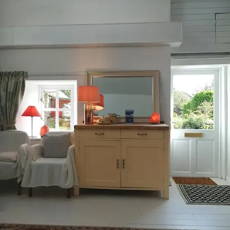 Quaint Secluded Close To Beautiful Kinvara 펜션 고트