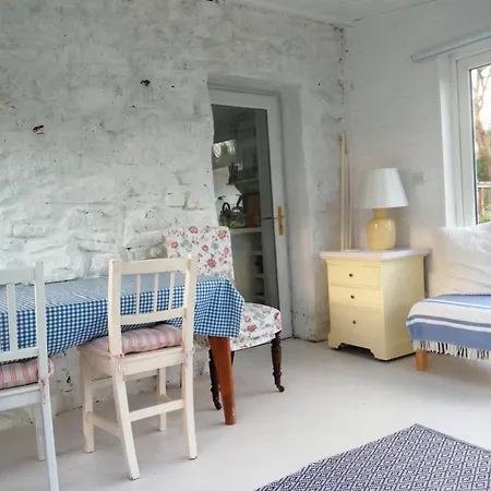 Quaint Secluded Close To Beautiful Kinvara
