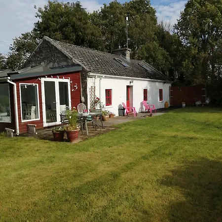 Quaint Secluded Close To Beautiful Kinvara 펜션